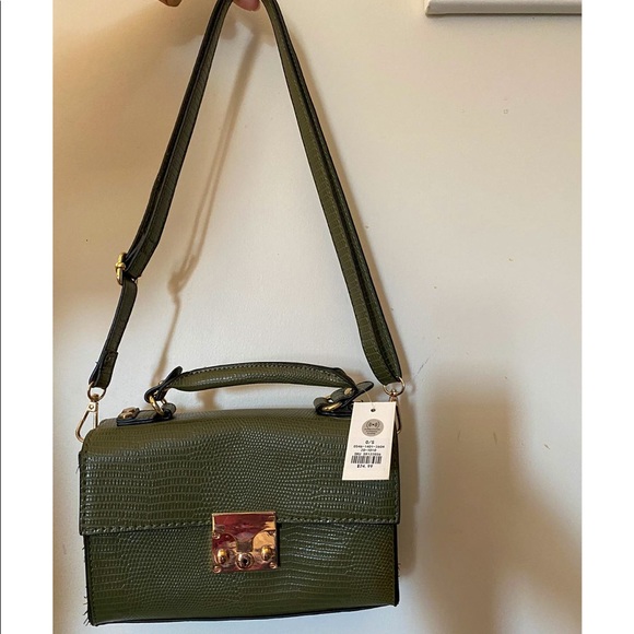 ⭐️3/$20 NWT Green Faux Leather Shoulder Bag